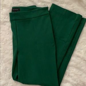 ANN TAYLOR Kick crop pants.